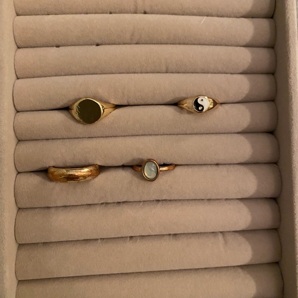 Bold Ring stack - Picture 2 of 2